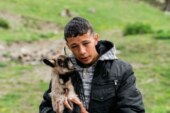 Priča rasplakala je Balkan: Evo kako danas živi dječak koji je umjesto bicikla želio kozu