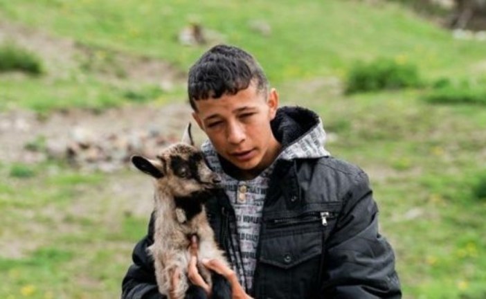 Priča rasplakala je Balkan: Evo kako danas živi dječak koji je umjesto bicikla želio kozu