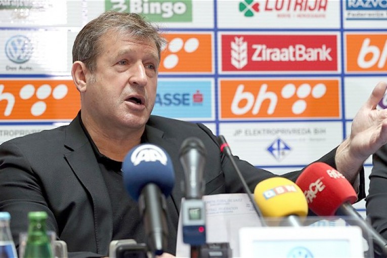 Safet Sušić između Bursaspora i Akhishara