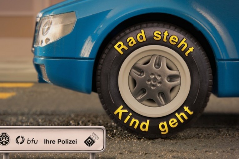 Kad točak stane dijete prelazi piješački prelaz!!!