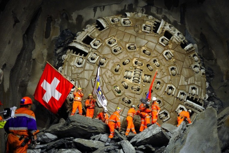Svečano se otvara najduži tunel na svijetu, prolazi kroz srce Alpi i dug je 57 kilometara
