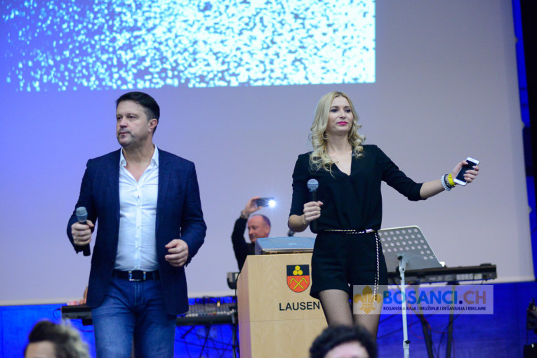 Slike sa tradicionalne zabave NK Posavina Basel noć dobre muzike i lijepi žena…